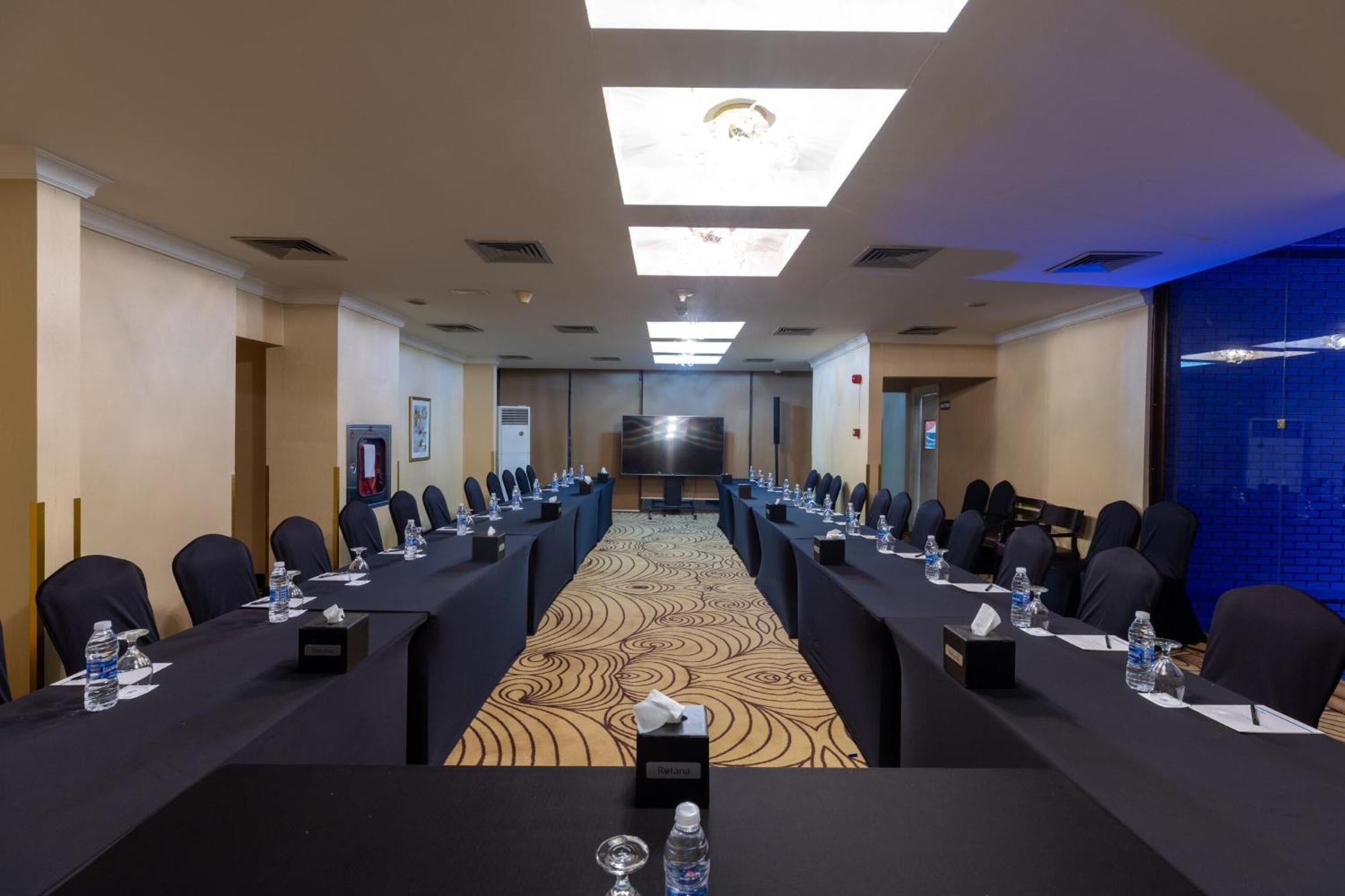 Babylon Rotana Hotel Багдад Экстерьер фото